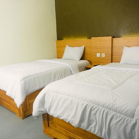 Sumbawa Grand Khalifah Guesthouse מראה חיצוני תמונה