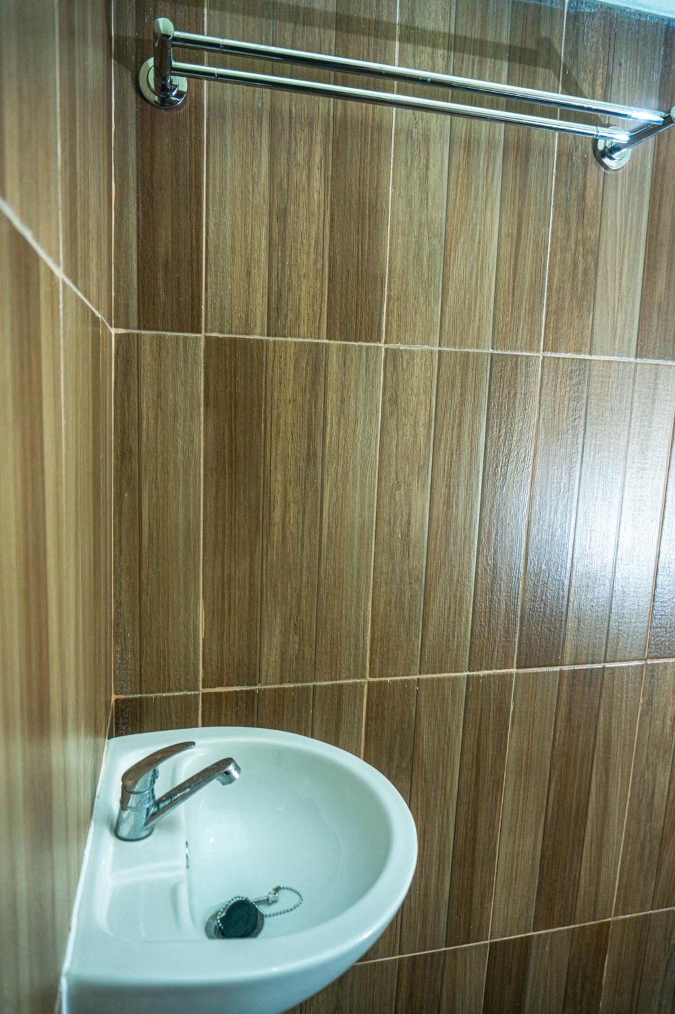 Sumbawa Grand Khalifah Guesthouse מראה חיצוני תמונה