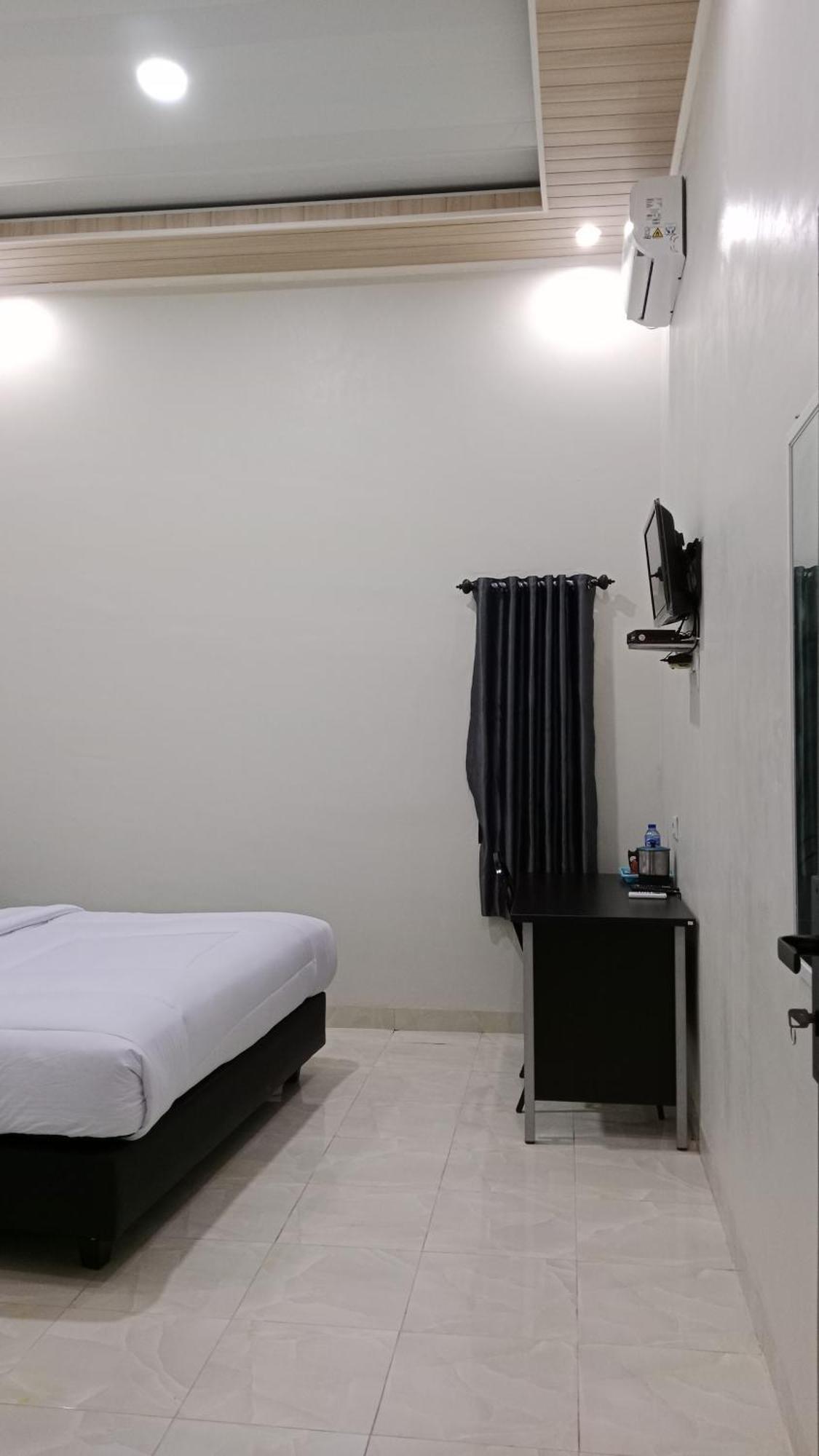 Sumbawa Grand Khalifah Guesthouse מראה חיצוני תמונה