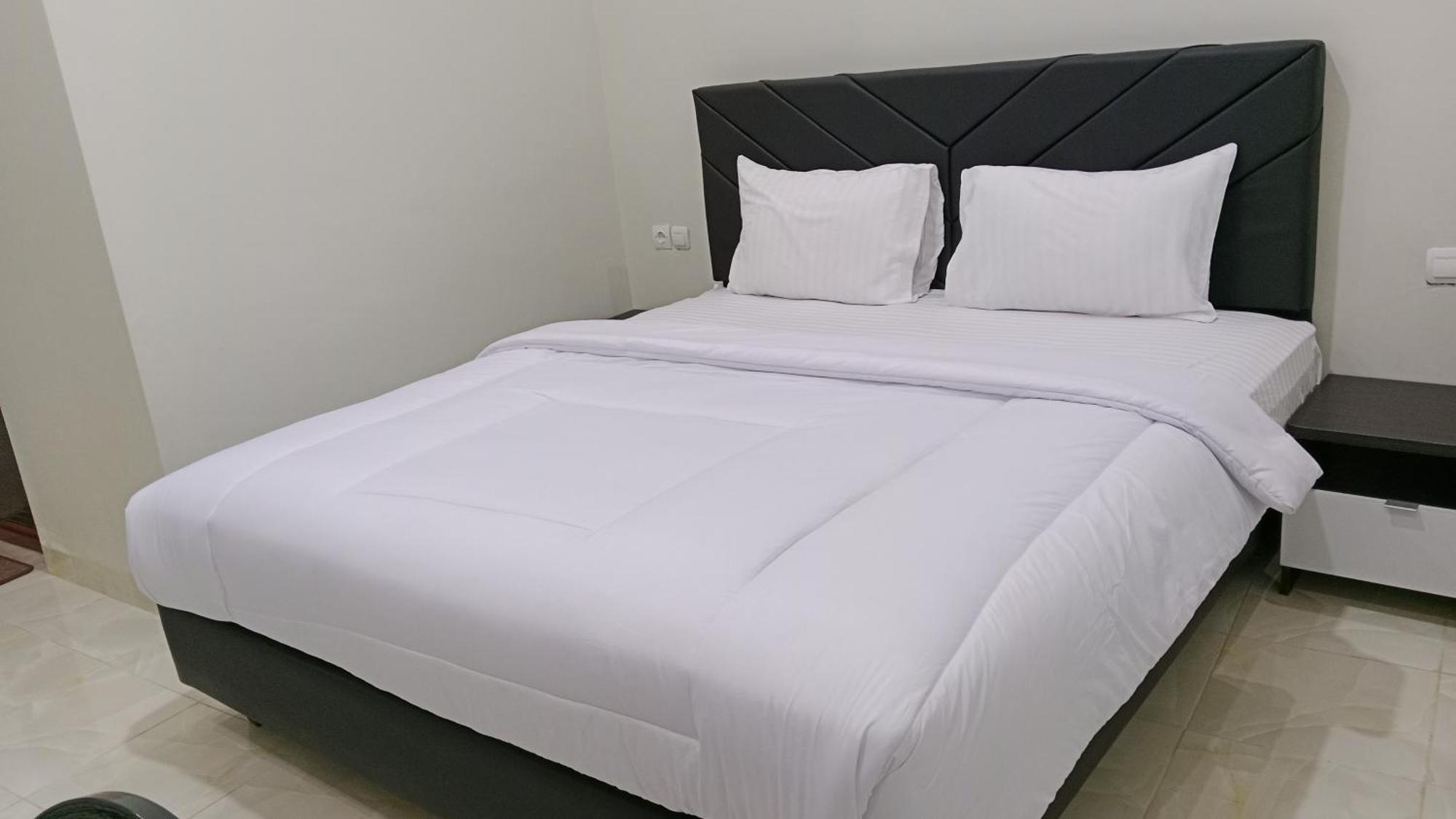 Sumbawa Grand Khalifah Guesthouse מראה חיצוני תמונה